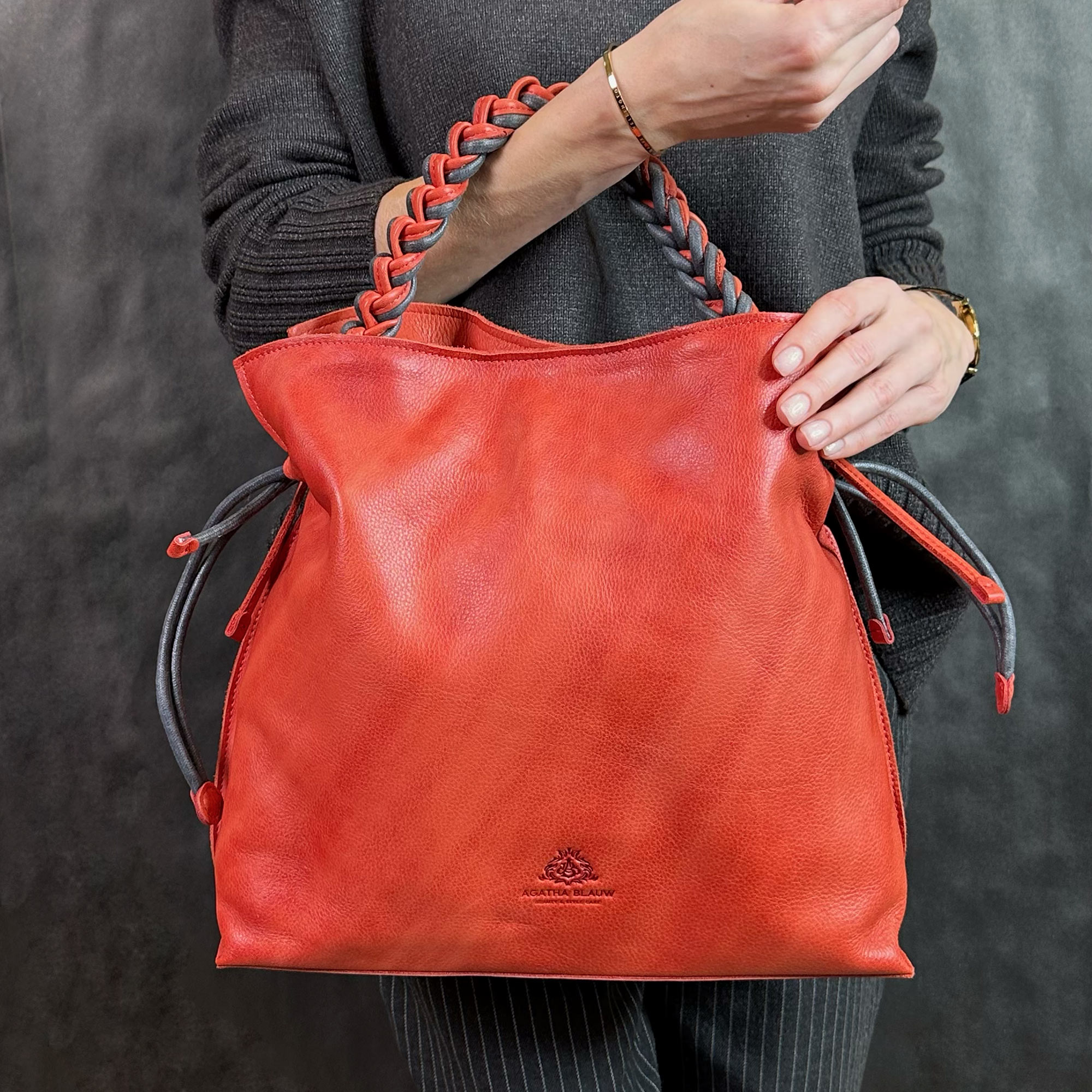 Женская кожаная сумка серии Bluestar