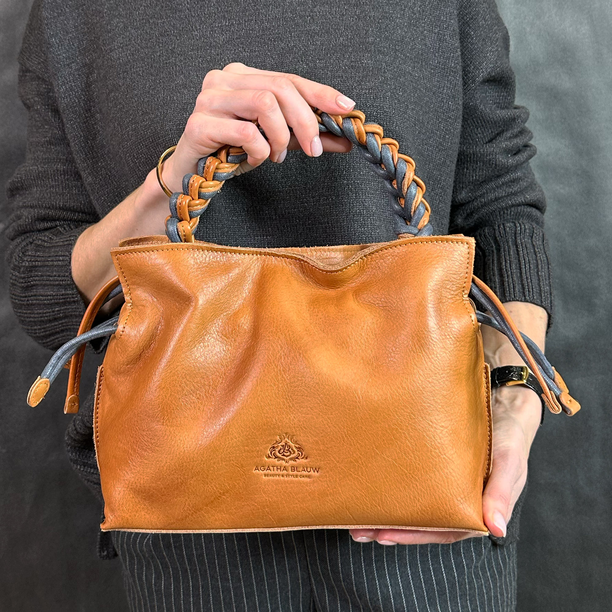 Женская кожаная сумка серии Marigold