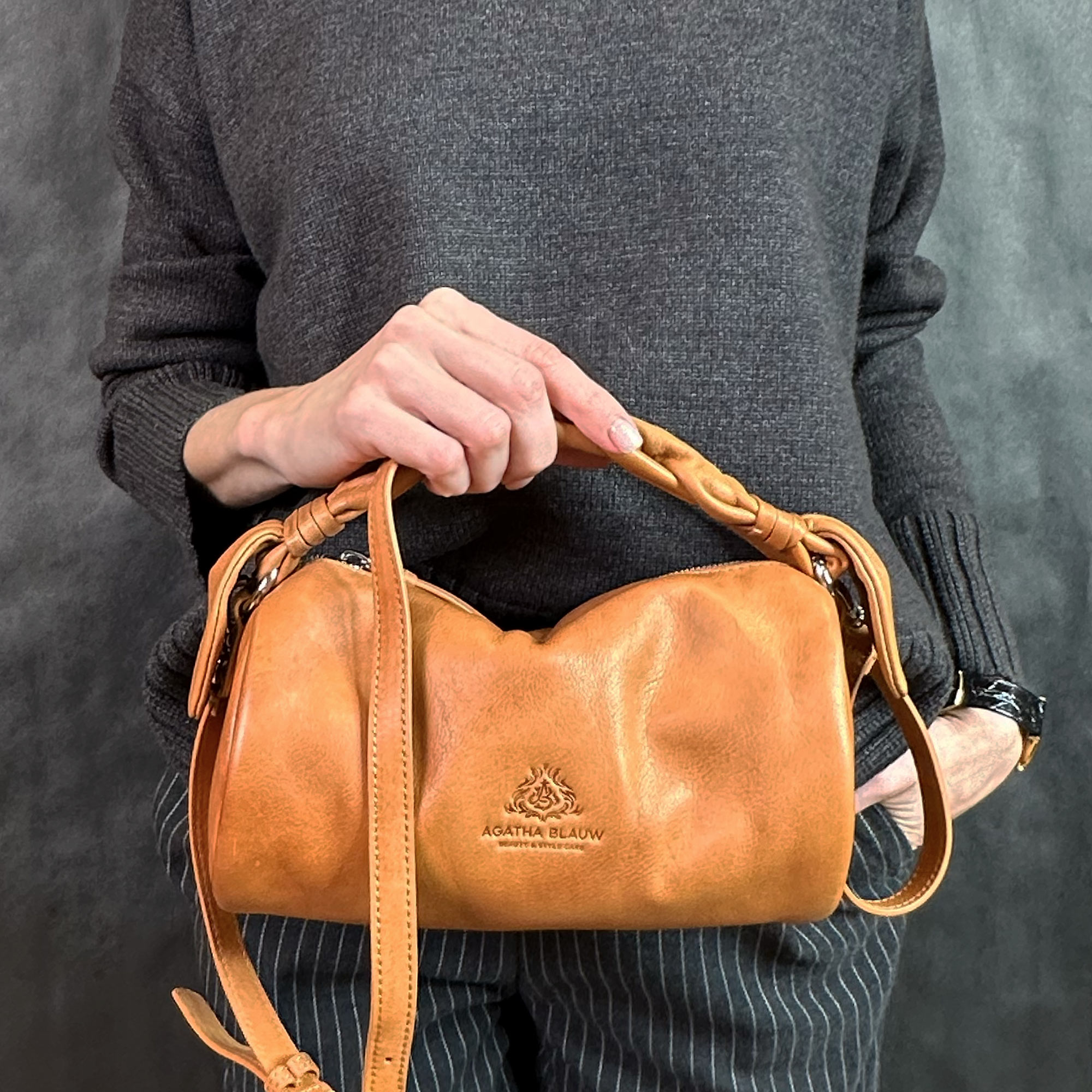 Женская кожаная сумка-тубус Agatha Blauw серии Sunflower