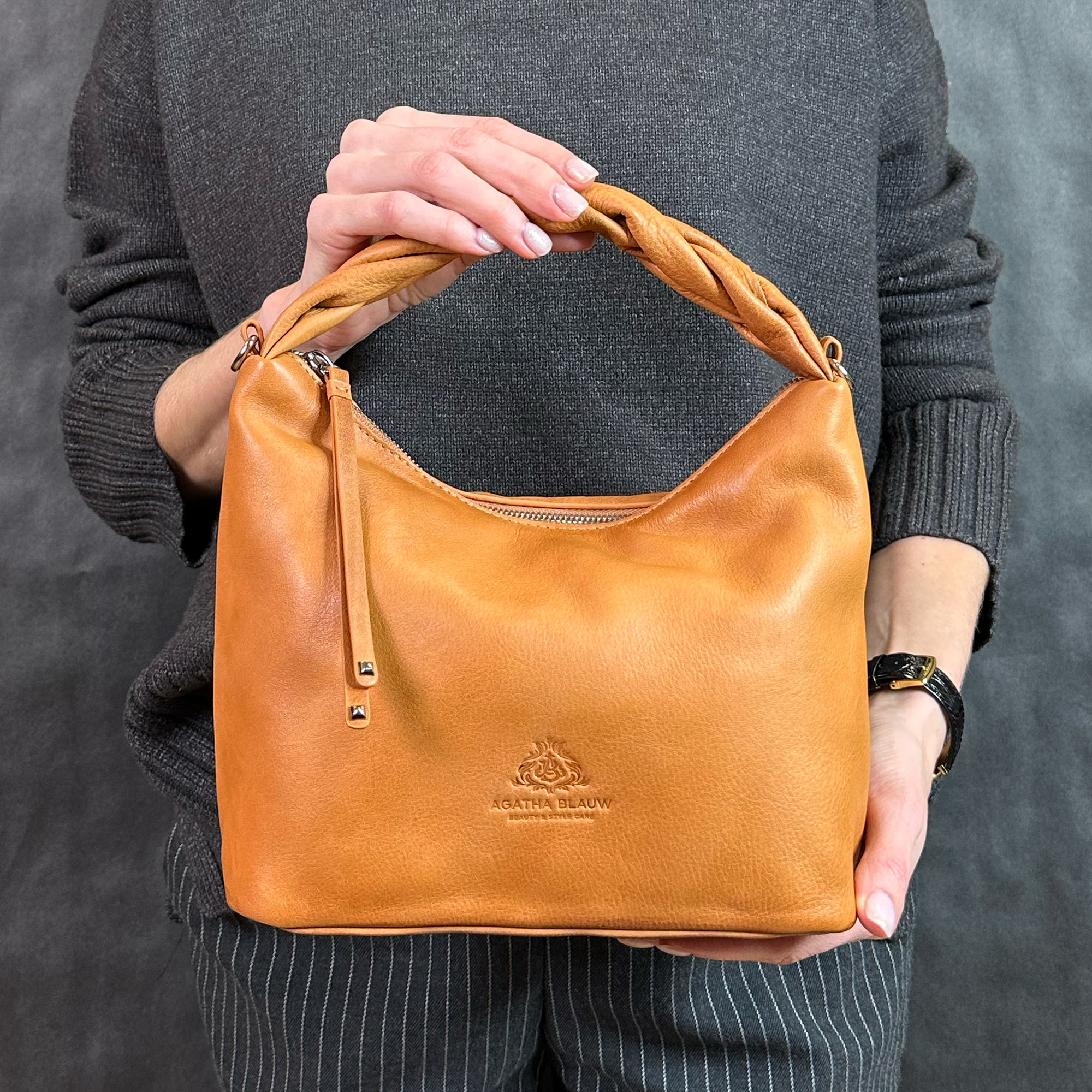 Женская кожаная сумка серии Camelia